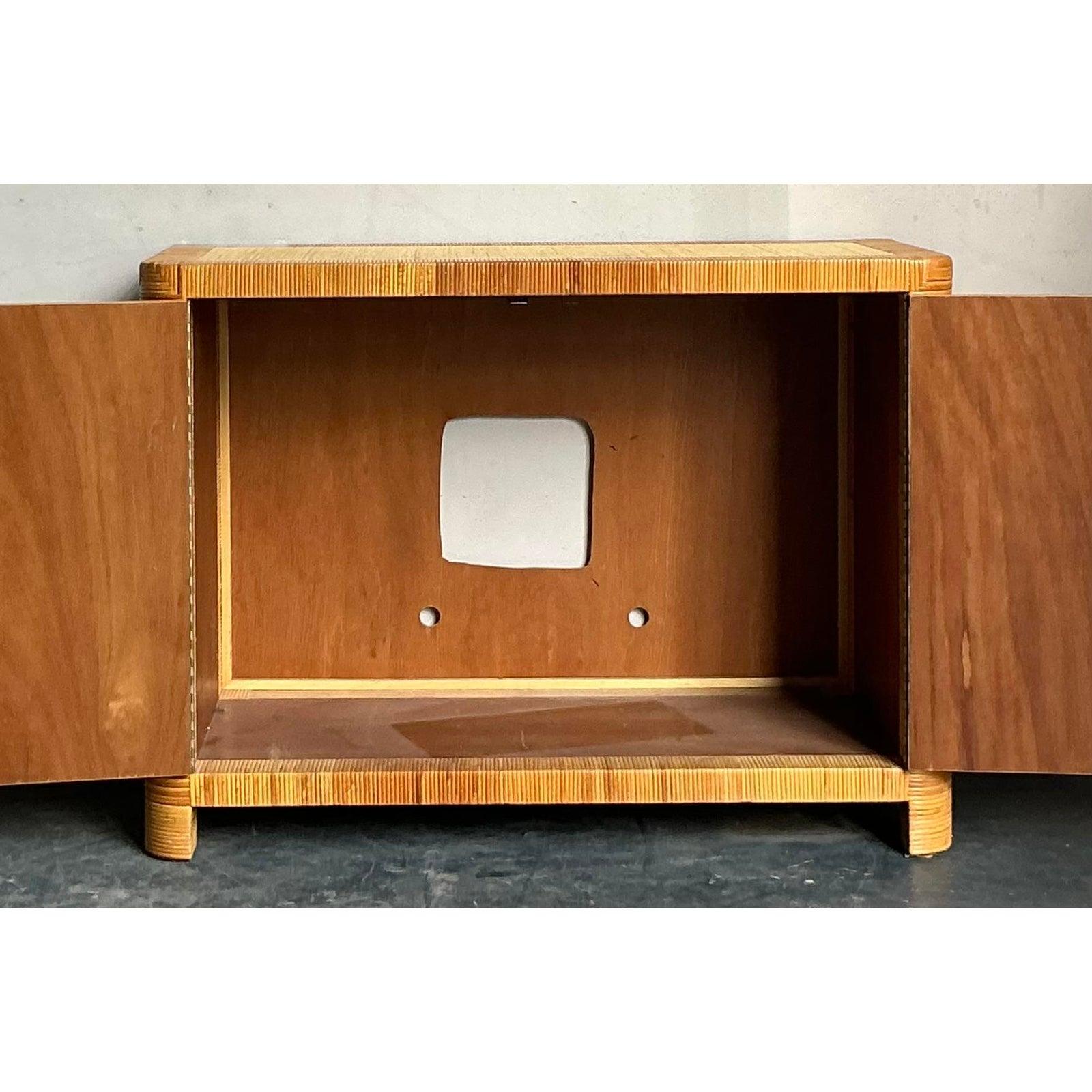 Armario Vintage Boho Bielecky Brothers de ratán tejido en venta 4