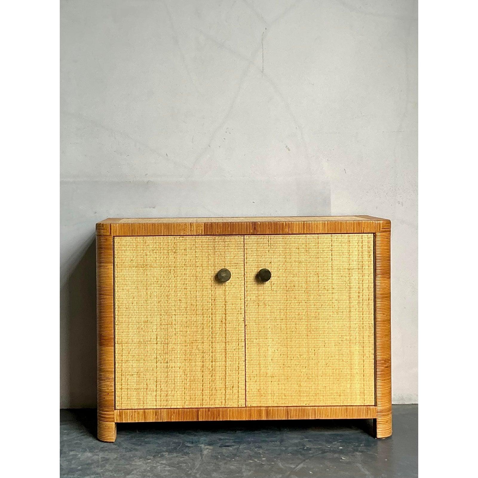 Armario Vintage Boho Bielecky Brothers de ratán tejido en venta 2