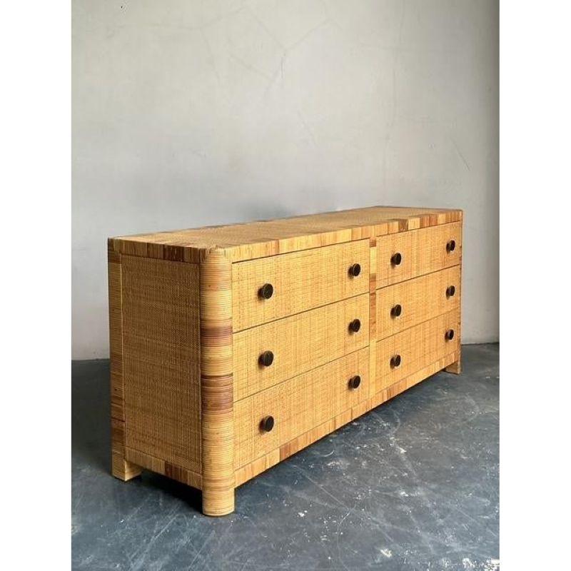 Vintage Boho Bielecky Brothers Geflochtene Rattan Kommode (amerikanisch) im Angebot