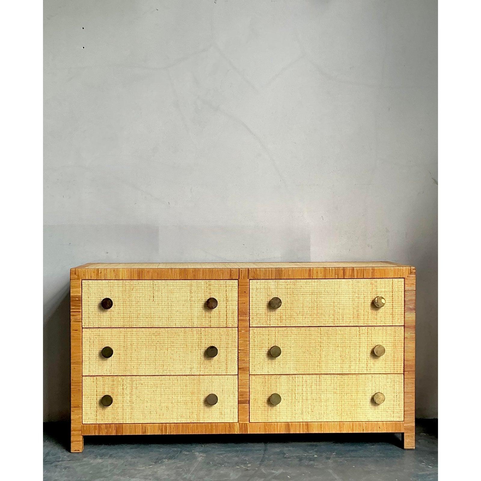 Vintage Boho Bielecky Brothers Geflochtene Rattan Kommode im Zustand „Gut“ im Angebot in West Palm Beach, FL