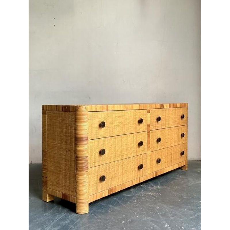 Vintage Boho Bielecky Brothers Geflochtene Rattan Kommode (21. Jahrhundert und zeitgenössisch) im Angebot