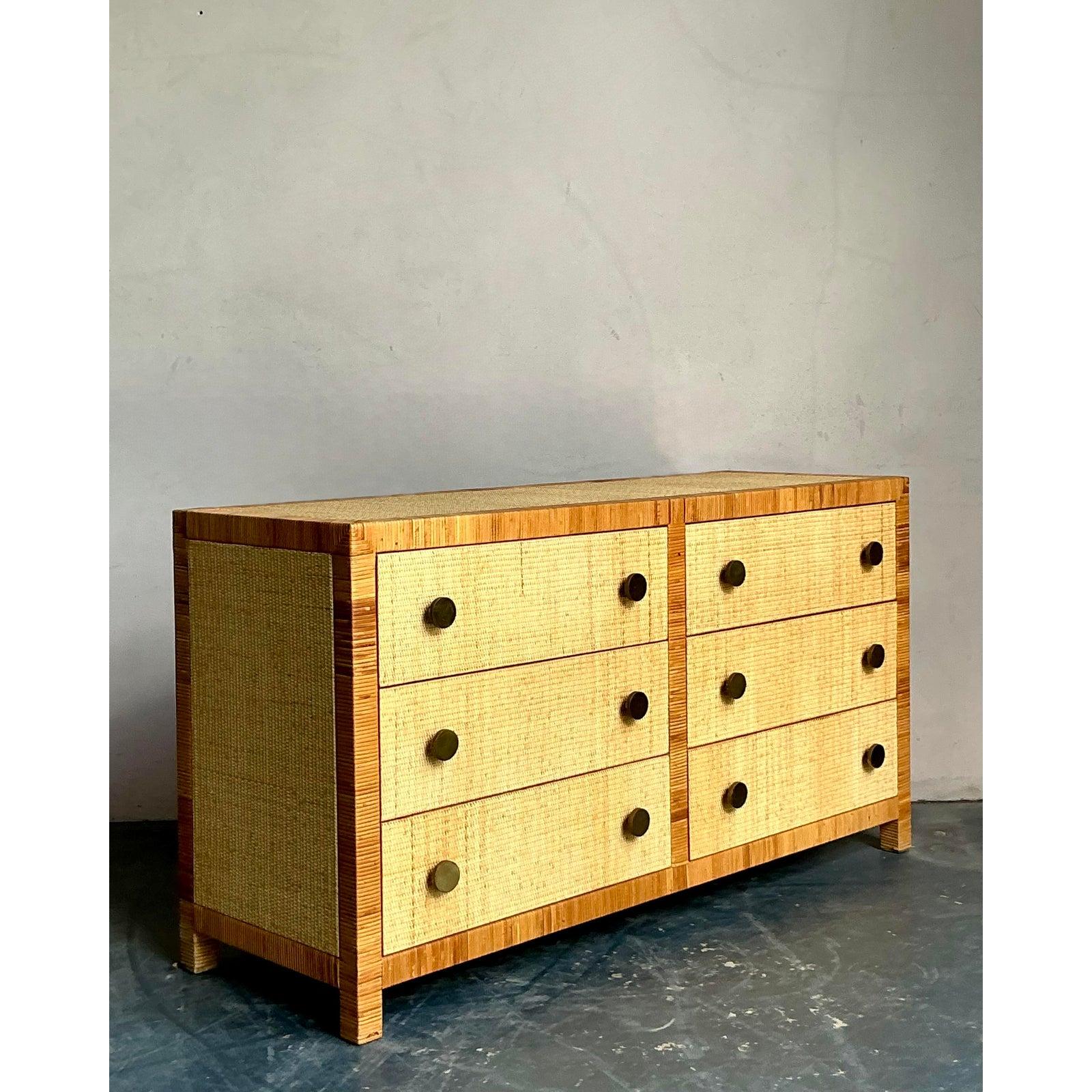 Vintage Boho Bielecky Brothers Geflochtene Rattan Kommode (Messing) im Angebot