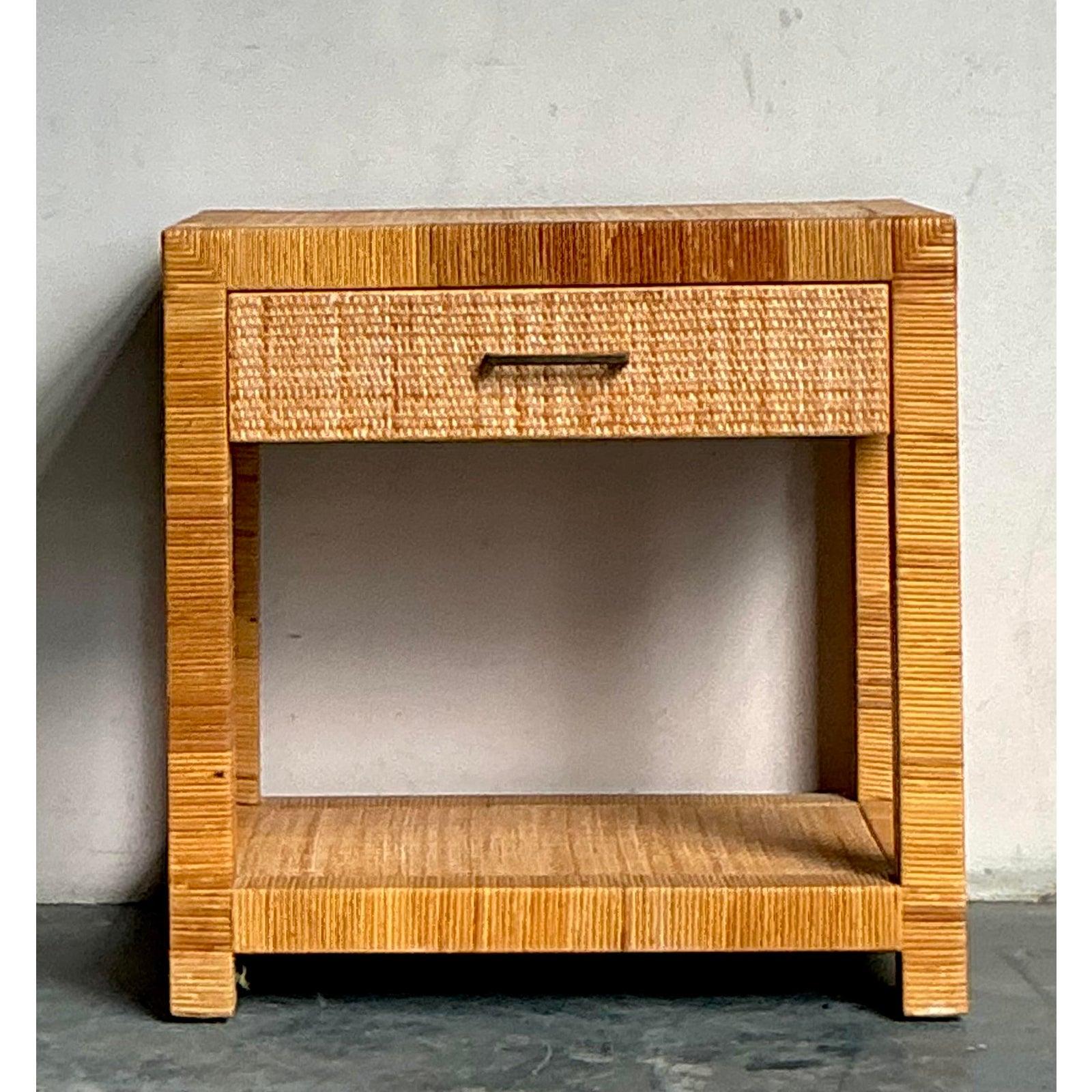 Mid-Century moderno Comodino in rattan intrecciato Vintage By Bielecky Brothers in vendita