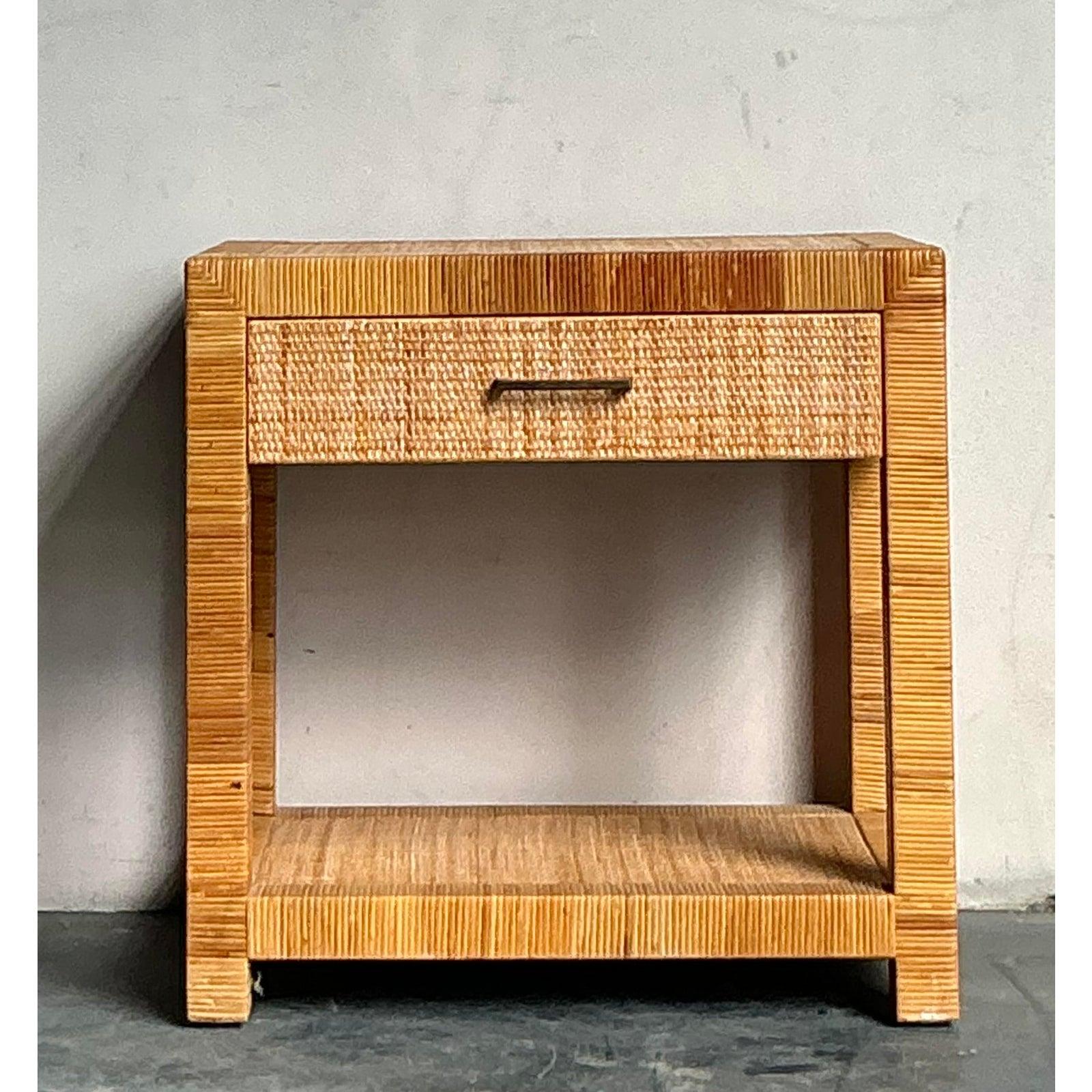 Ottone Comodino in rattan intrecciato Vintage By Bielecky Brothers in vendita