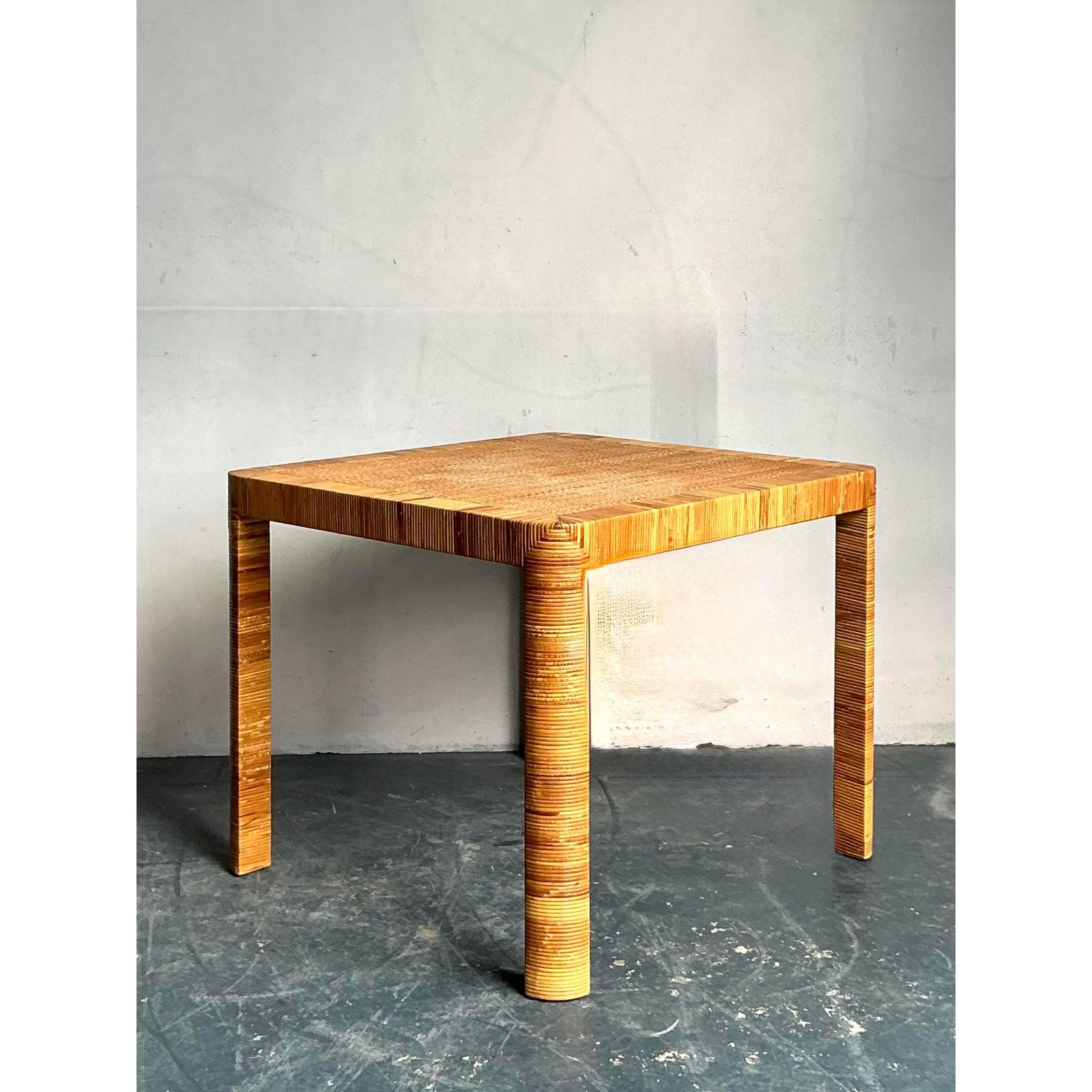 Mid-Century moderno Vintage By Bielecky Brothers Tavolo da gioco in rattan intrecciato in vendita