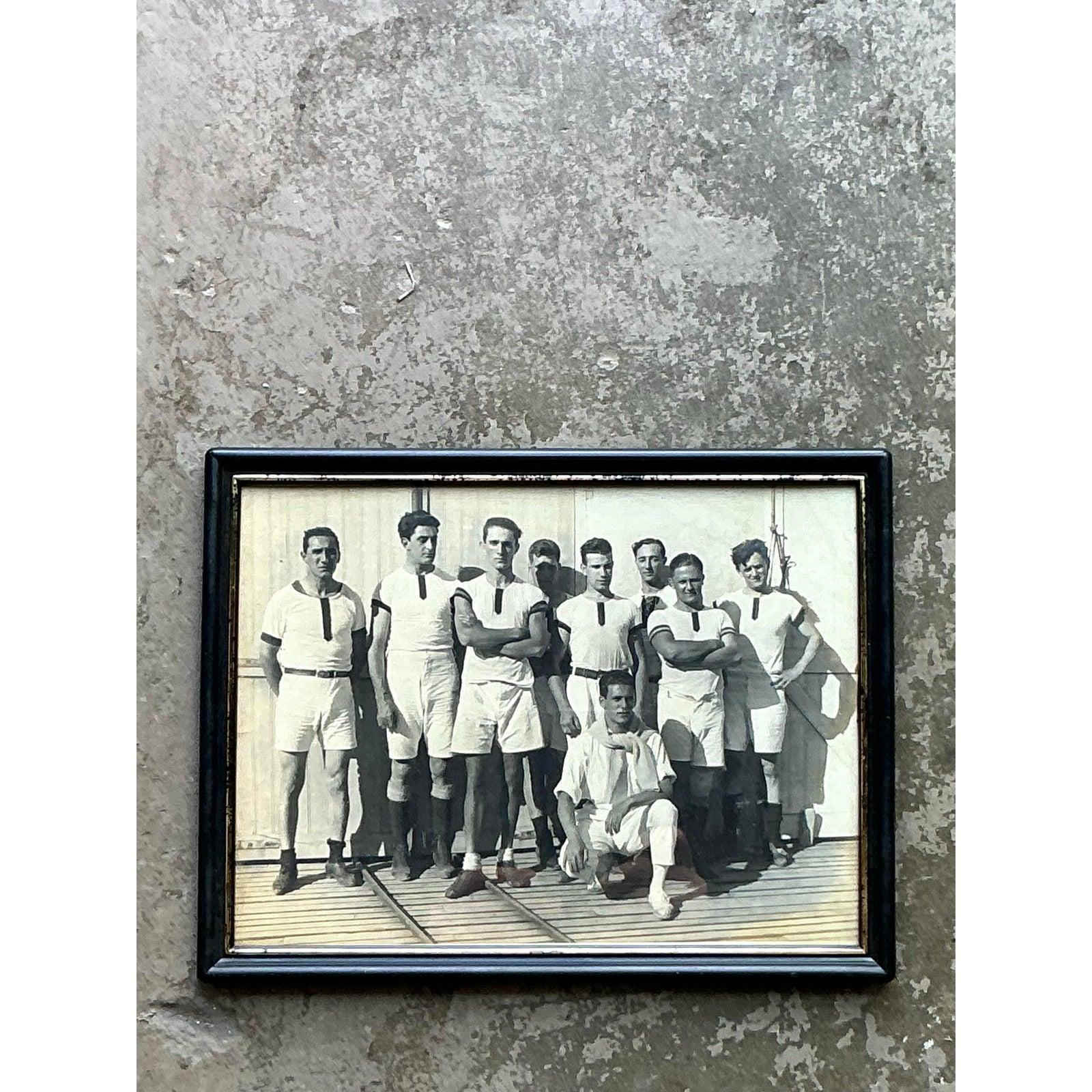 Vintage Boho Schwarz-Weiß Team Foto (Glas) im Angebot