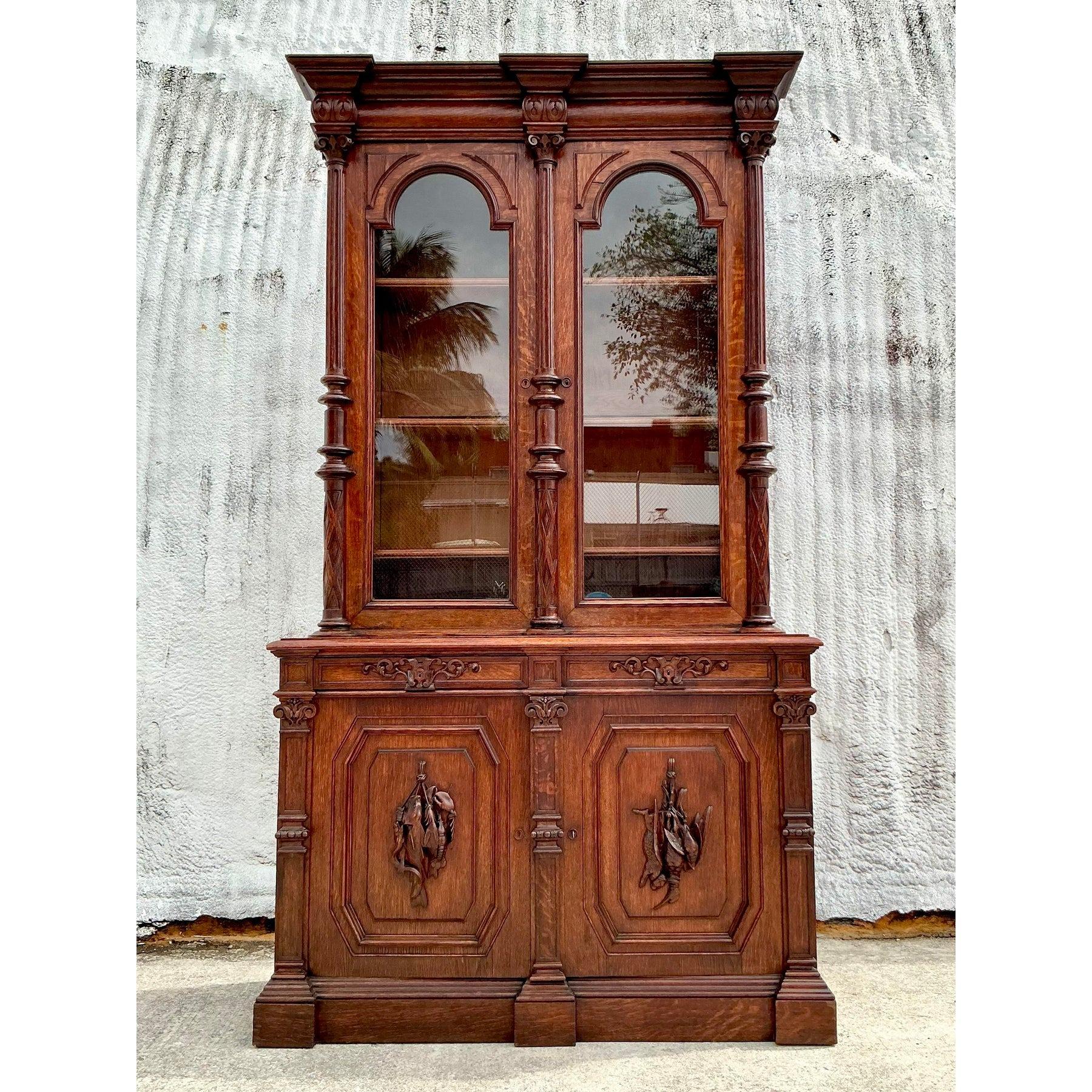 Vieille armoire sculptée Boho Black Forest Monumental en vente 4