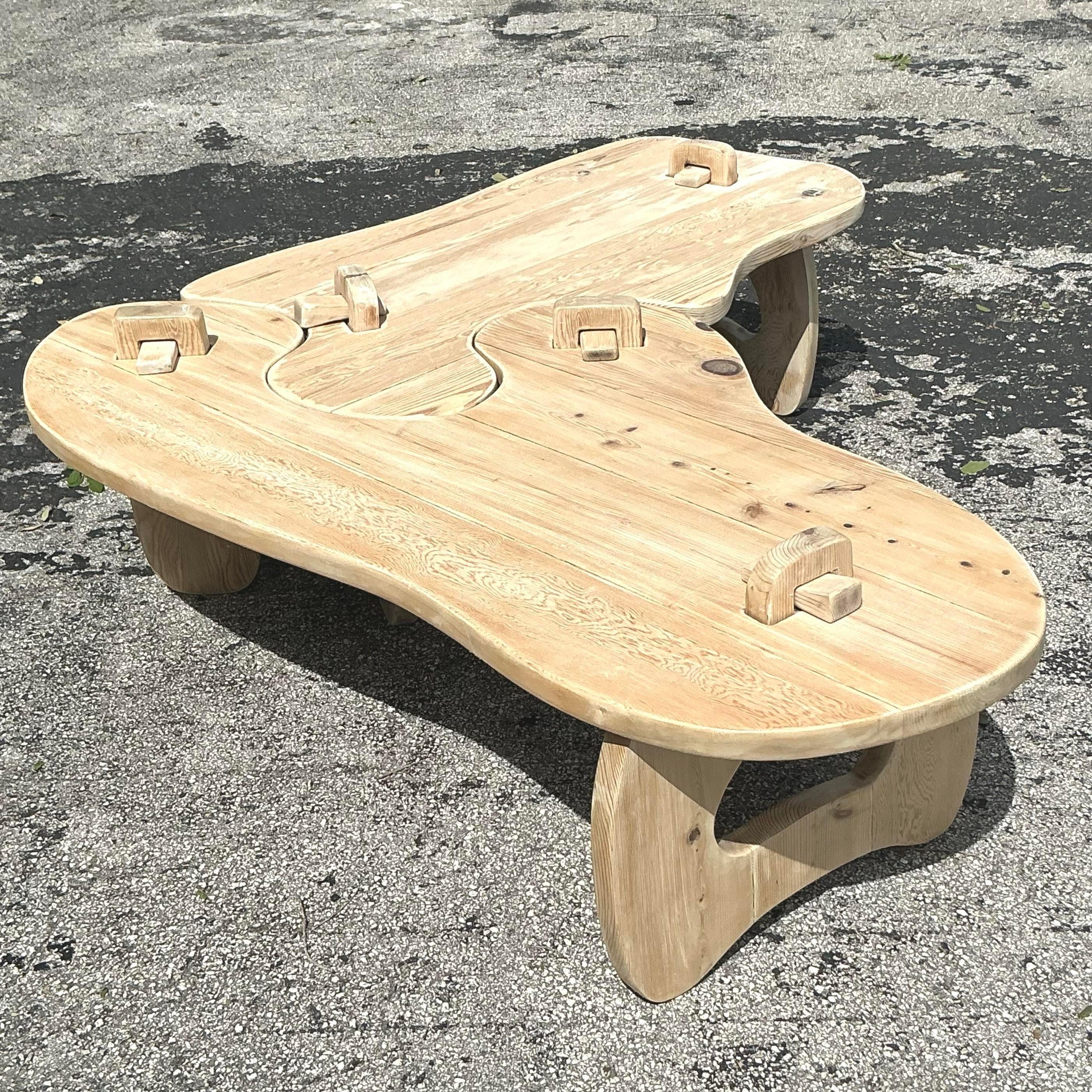 Table basse vintage en pin blanchi Boho Puzzle en vente 6