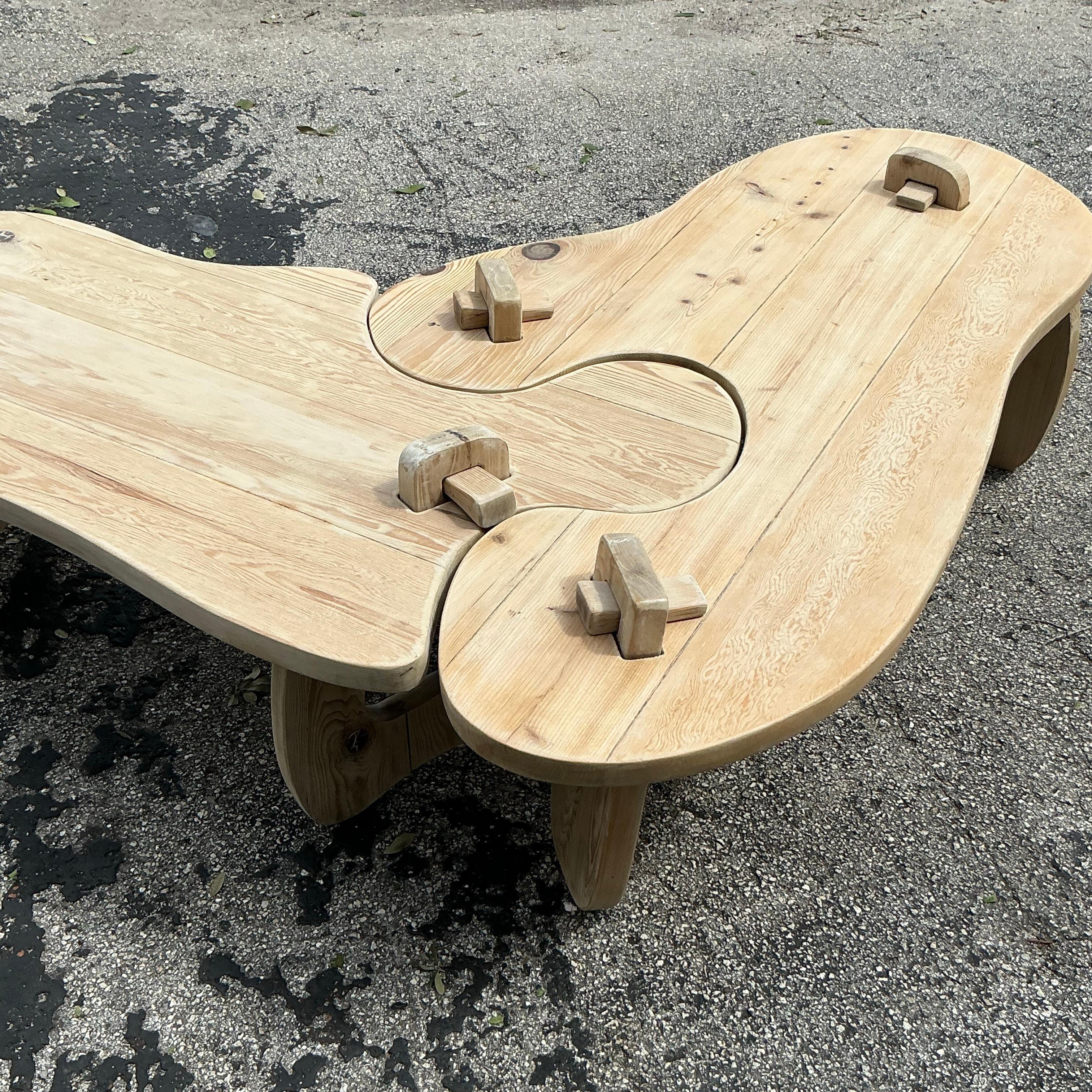 Américain Table basse vintage en pin blanchi Boho Puzzle en vente