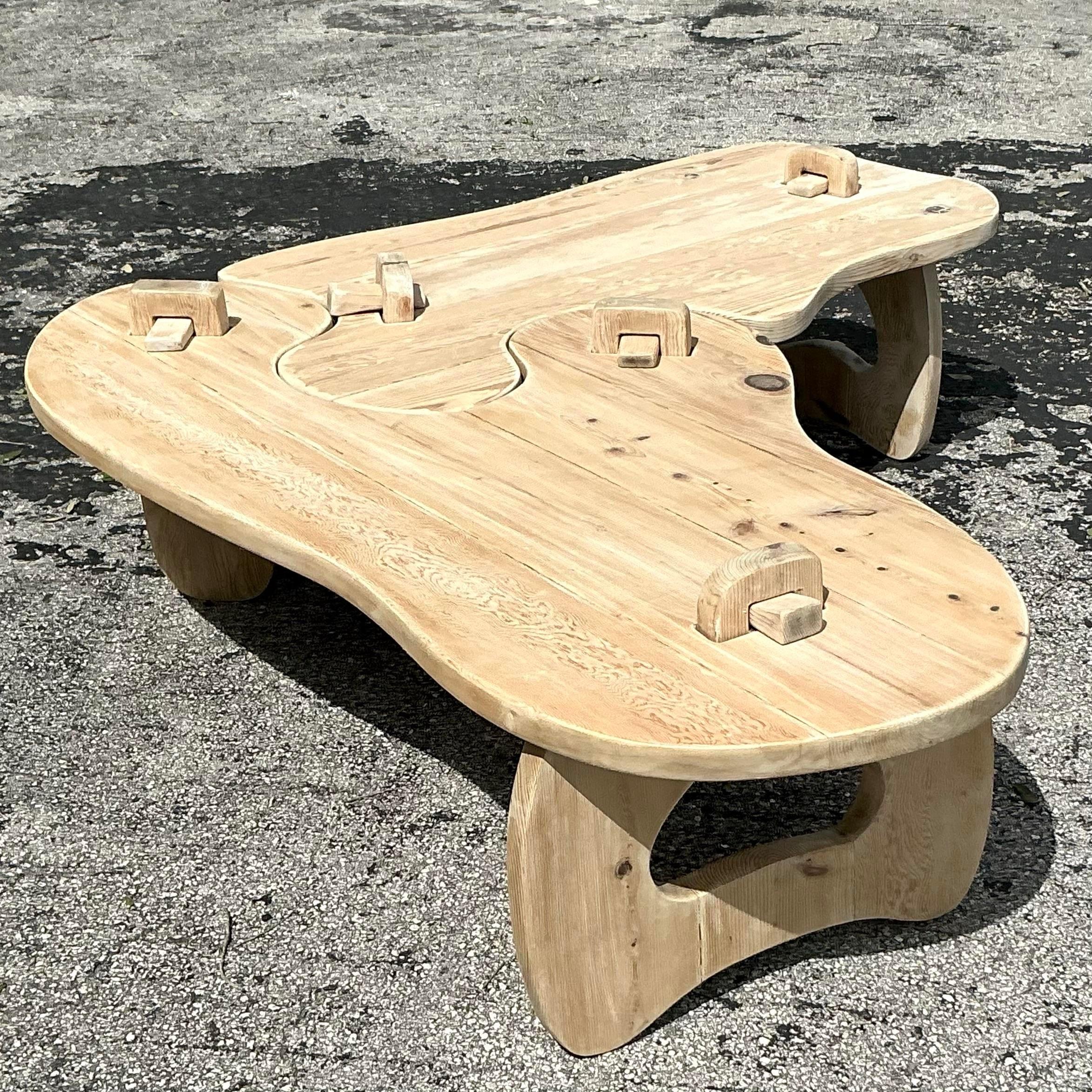 Table basse vintage en pin blanchi Boho Puzzle en vente 1