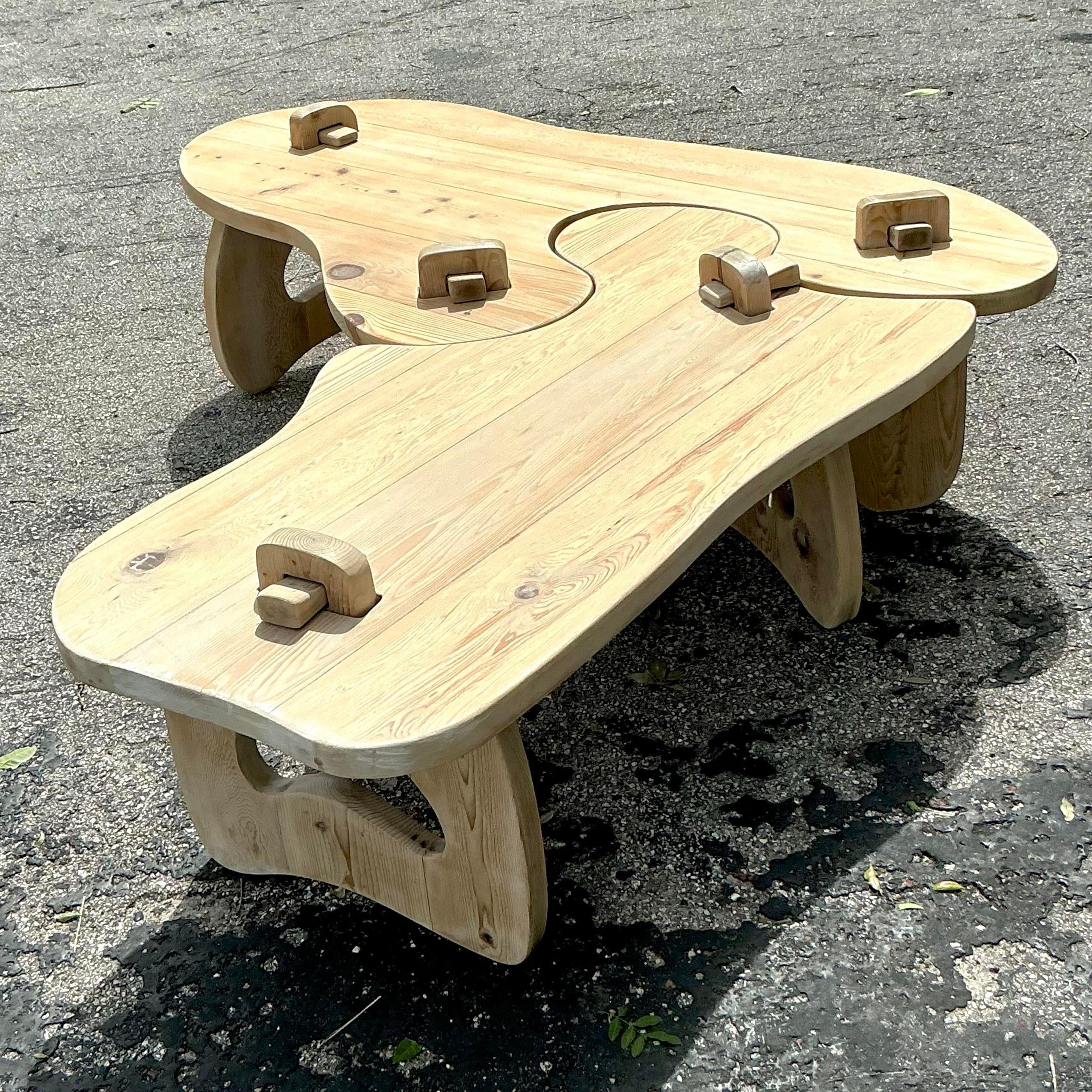 Table basse vintage en pin blanchi Boho Puzzle en vente 2