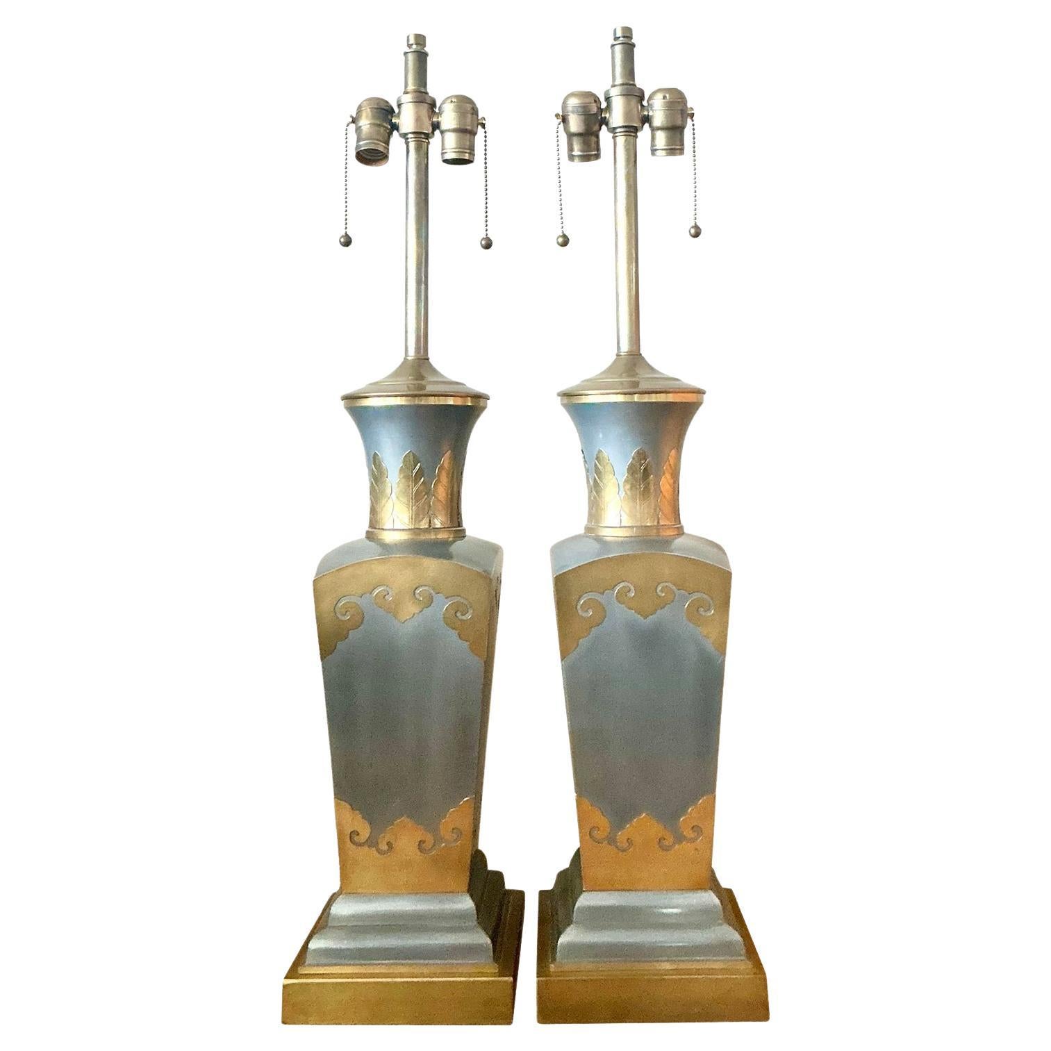 Paire de lampes Urnes Vintage Boho en laiton et étain en vente