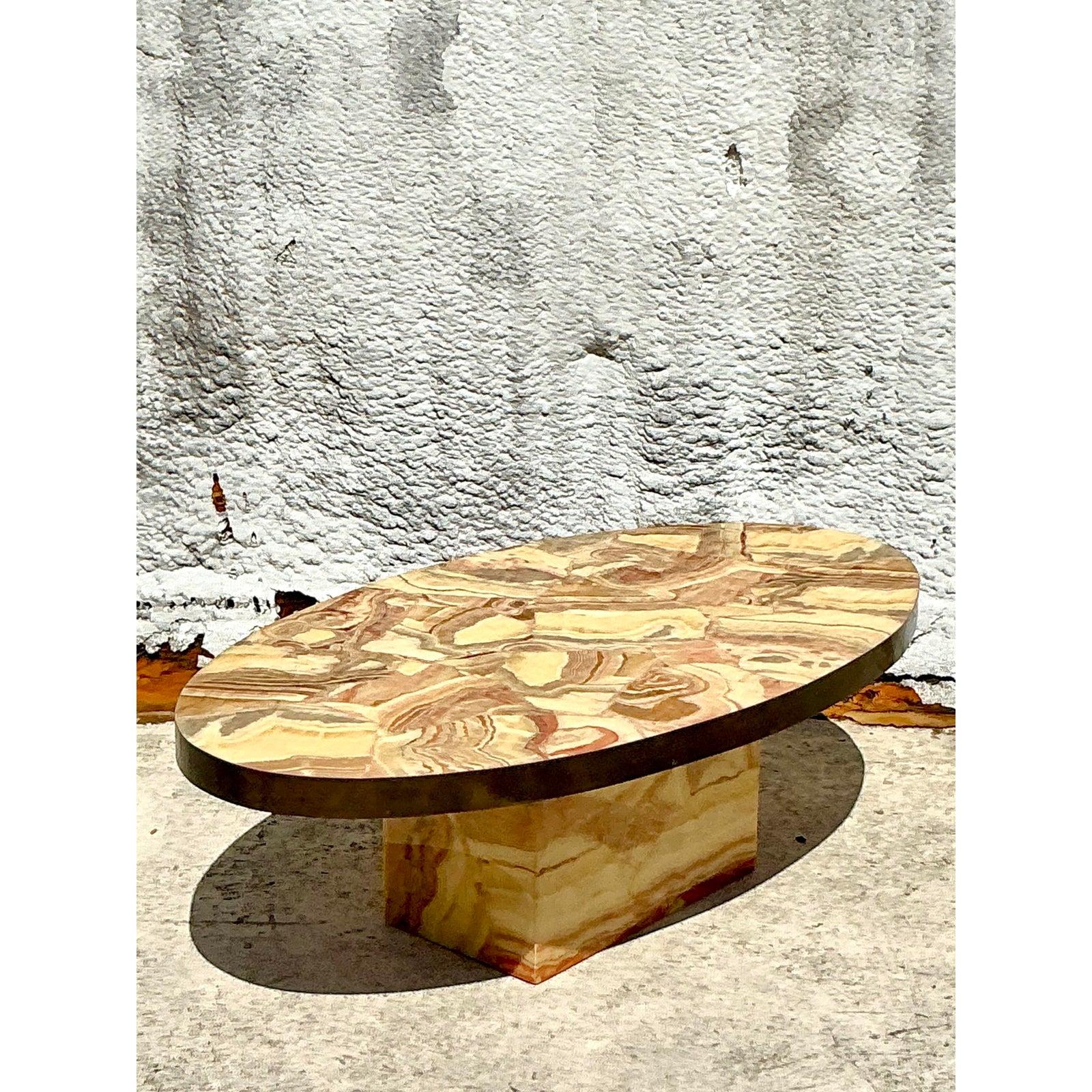 Table basse vintage Boho en laiton et onyx en vente 1