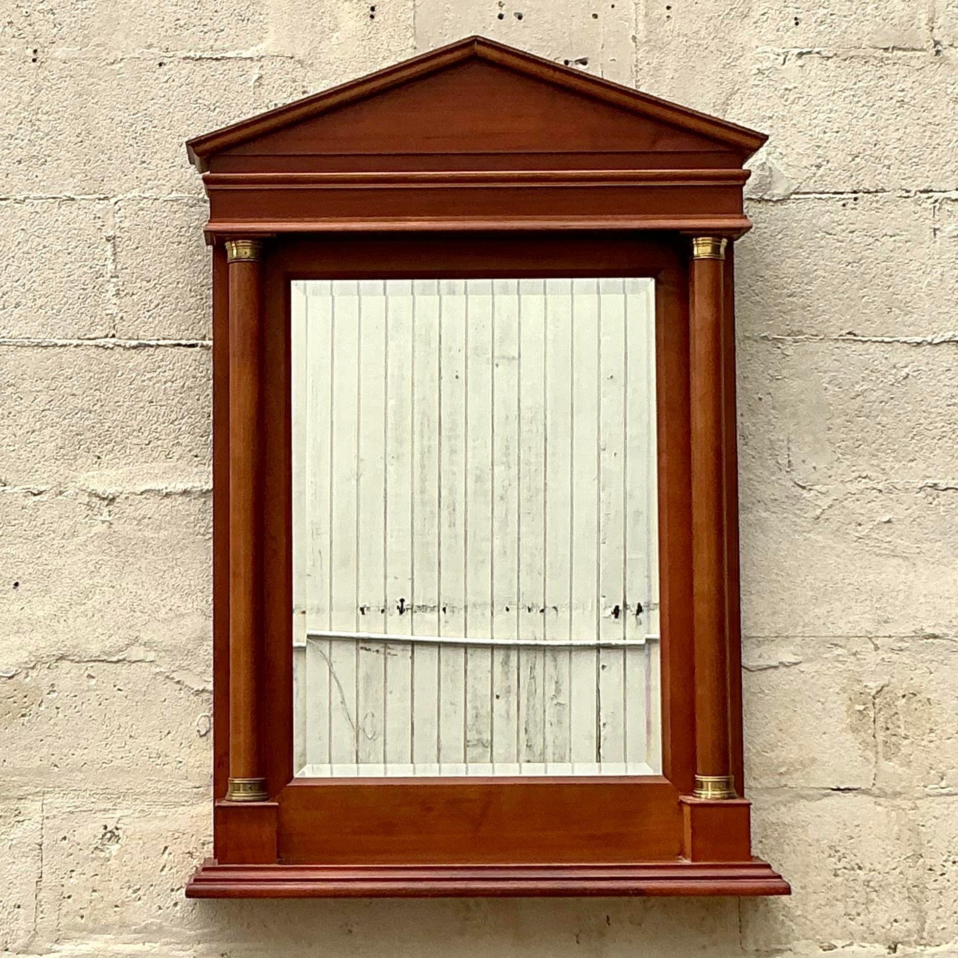 Américain Miroir à fronton Boho en laiton en vente