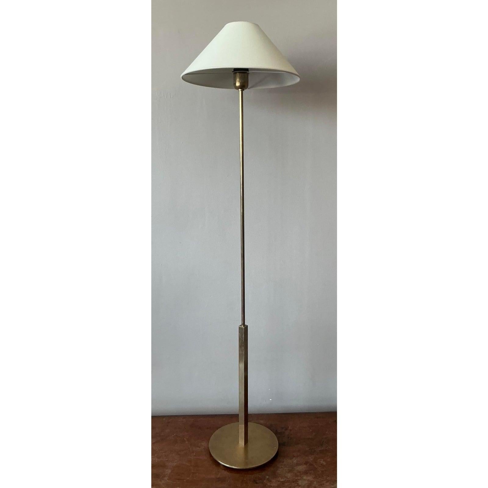 Américain Lampadaire Vintage Boho en laiton en vente