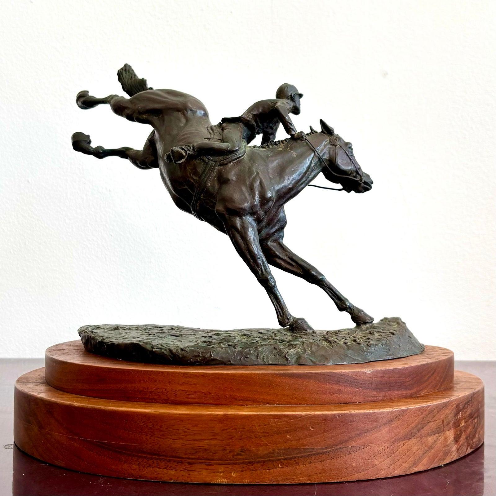 Americano Cavaliere Boho d'epoca in bronzo fuso su base di legno intagliato in vendita