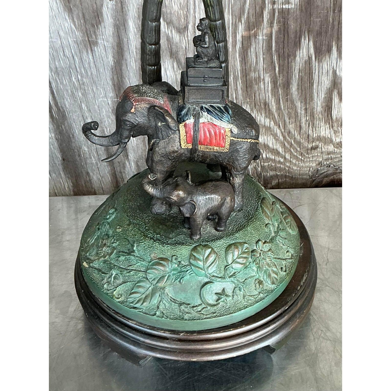 20ième siècle Paire de lampes éléphants boho vintage en bronze en vente