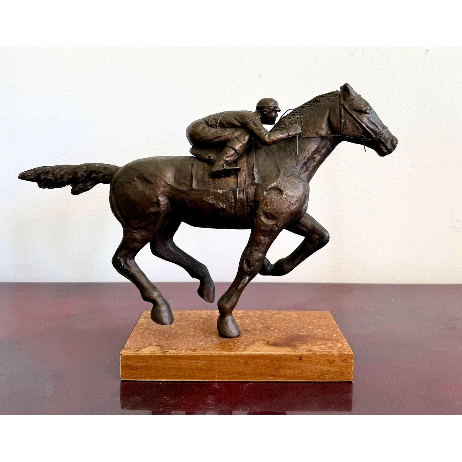 Metallo Scultura a cavallo in bronzo Vintage By in vendita