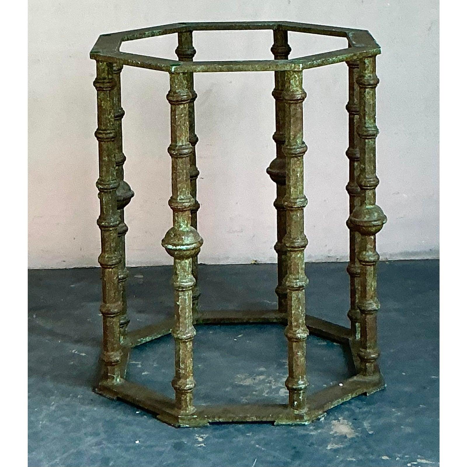 Table de salle à manger à piédestal Vintage Boho Bronze en vente 6