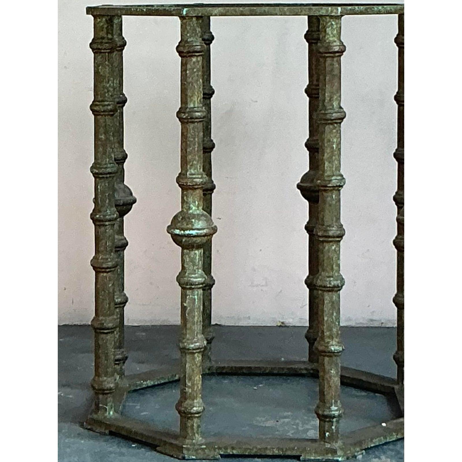 20ième siècle Table de salle à manger à piédestal Vintage Boho Bronze en vente