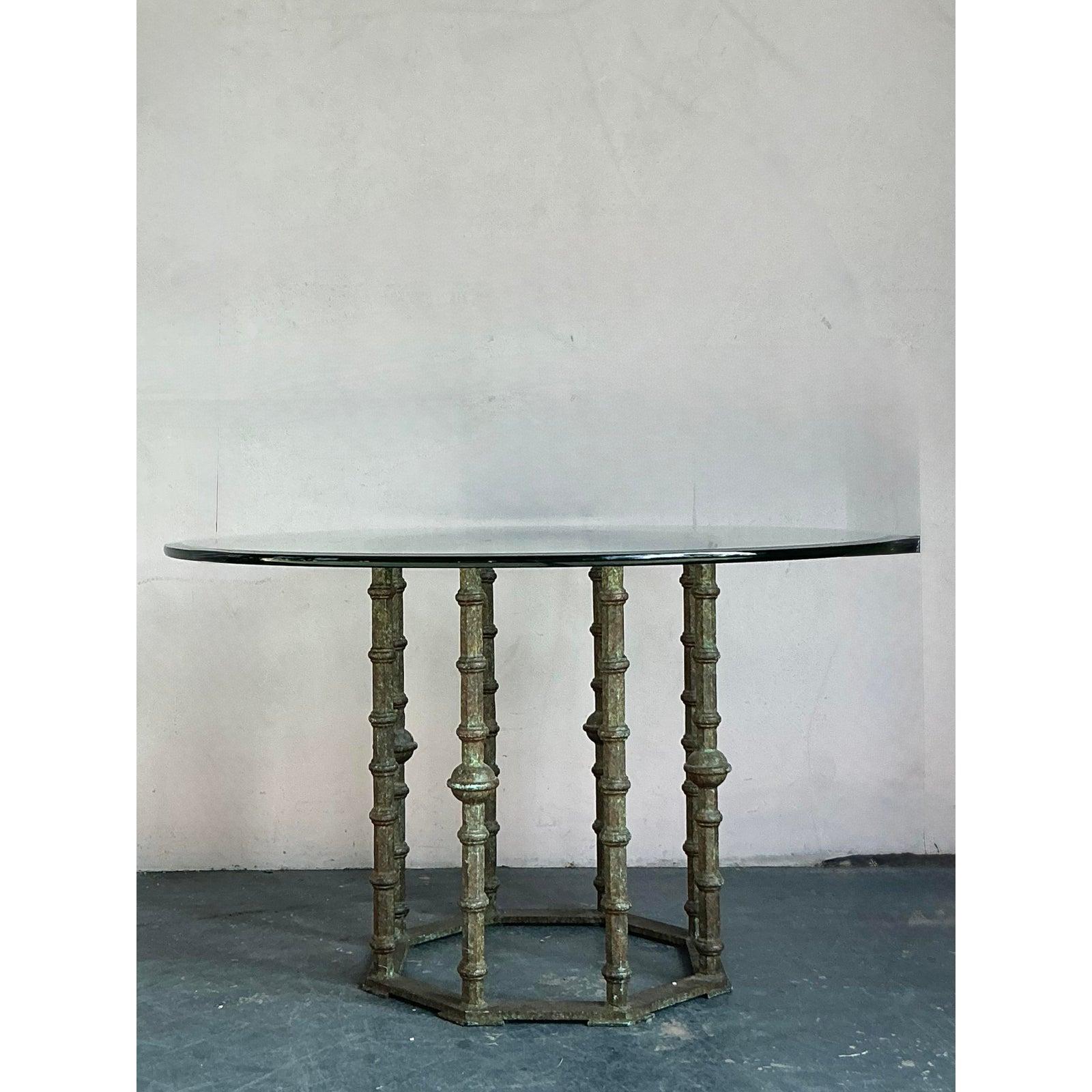 Table de salle à manger à piédestal Vintage Boho Bronze en vente 1