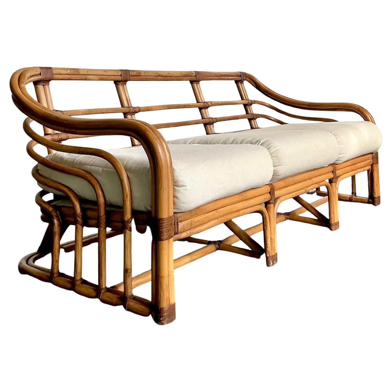 Canapé vintage en rotin courbé Brown Jordan Boho