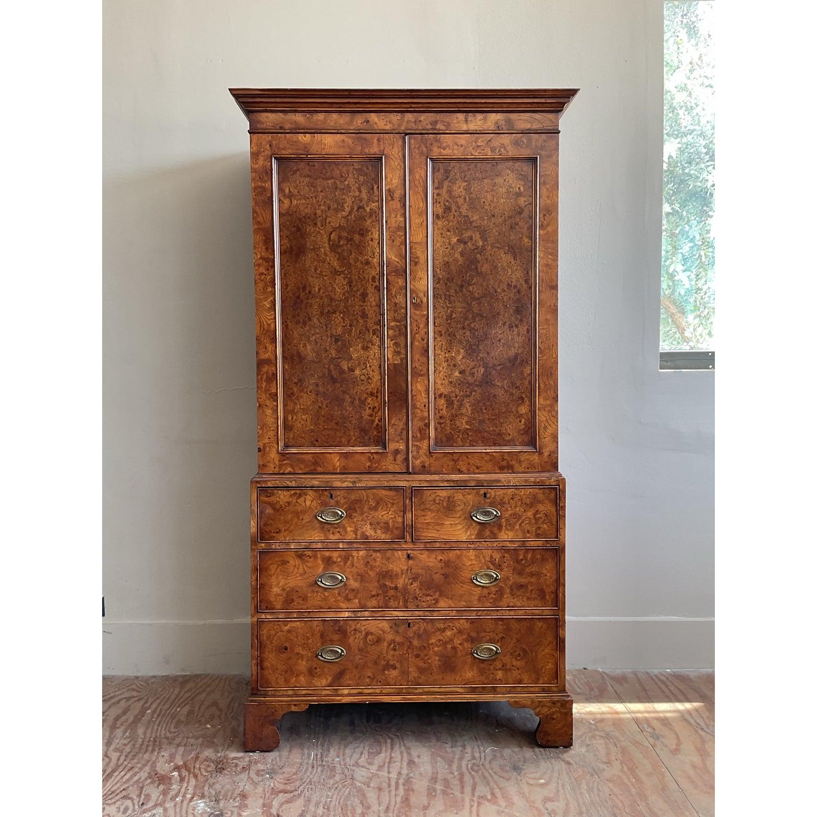 Georgiano Armadio in legno di radica vintage Boho in vendita