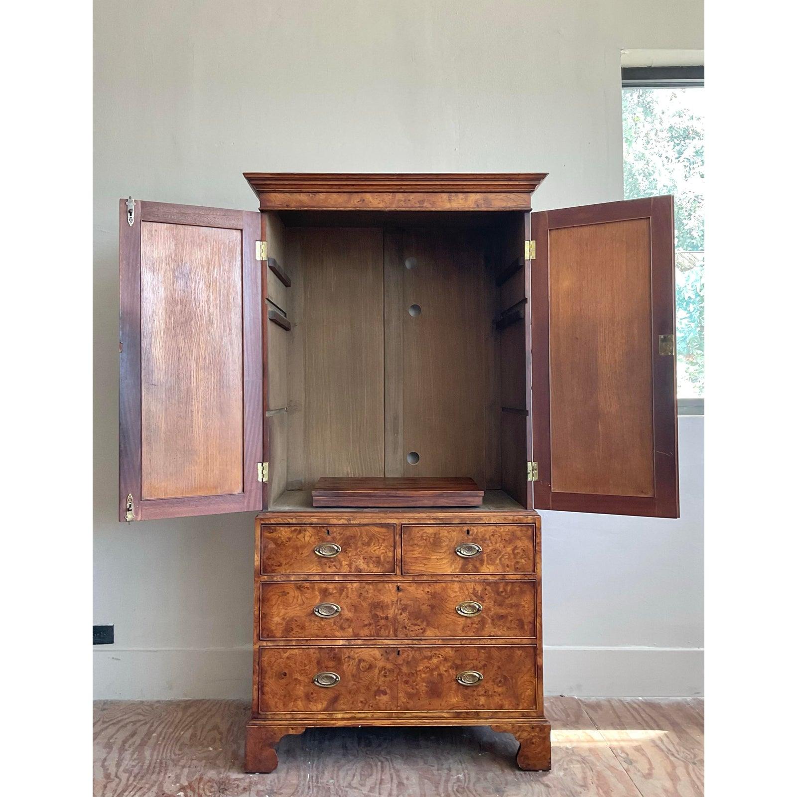 Armadio in legno di radica vintage Boho In condizioni buone in vendita a West Palm Beach, FL
