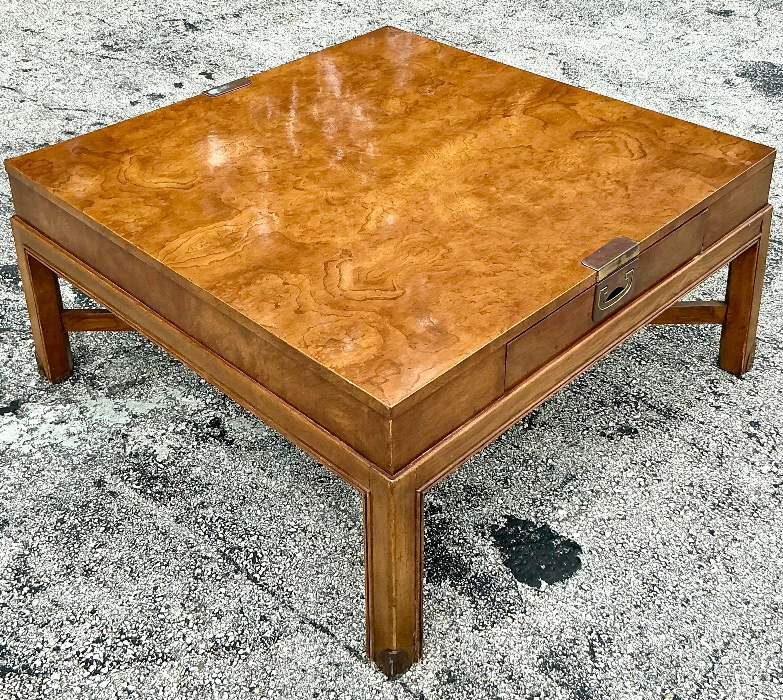 Vintage Boho Burl Wood Campaigner Couchtisch (Kampagne) im Angebot