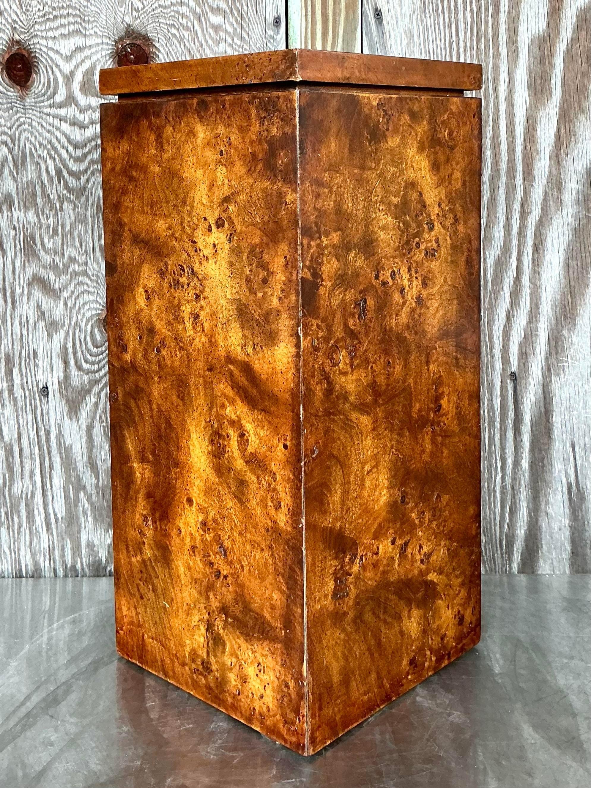 Mid-Century Modern Piédestal vintage bohème en bois de broussin en vente