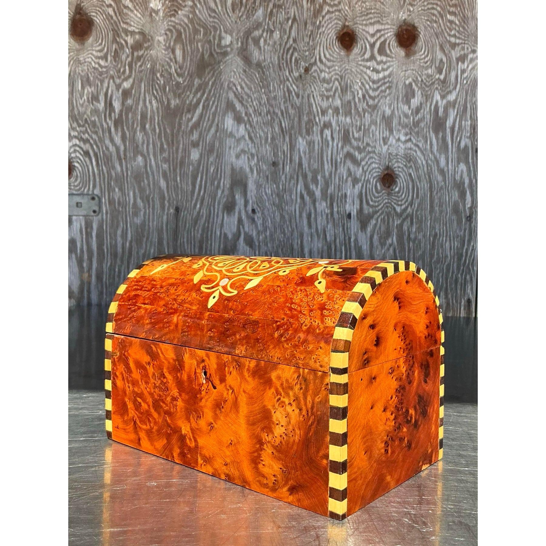 Caja Cofre del Tesoro Vintage Boho Burl Wood Estadounidense en venta