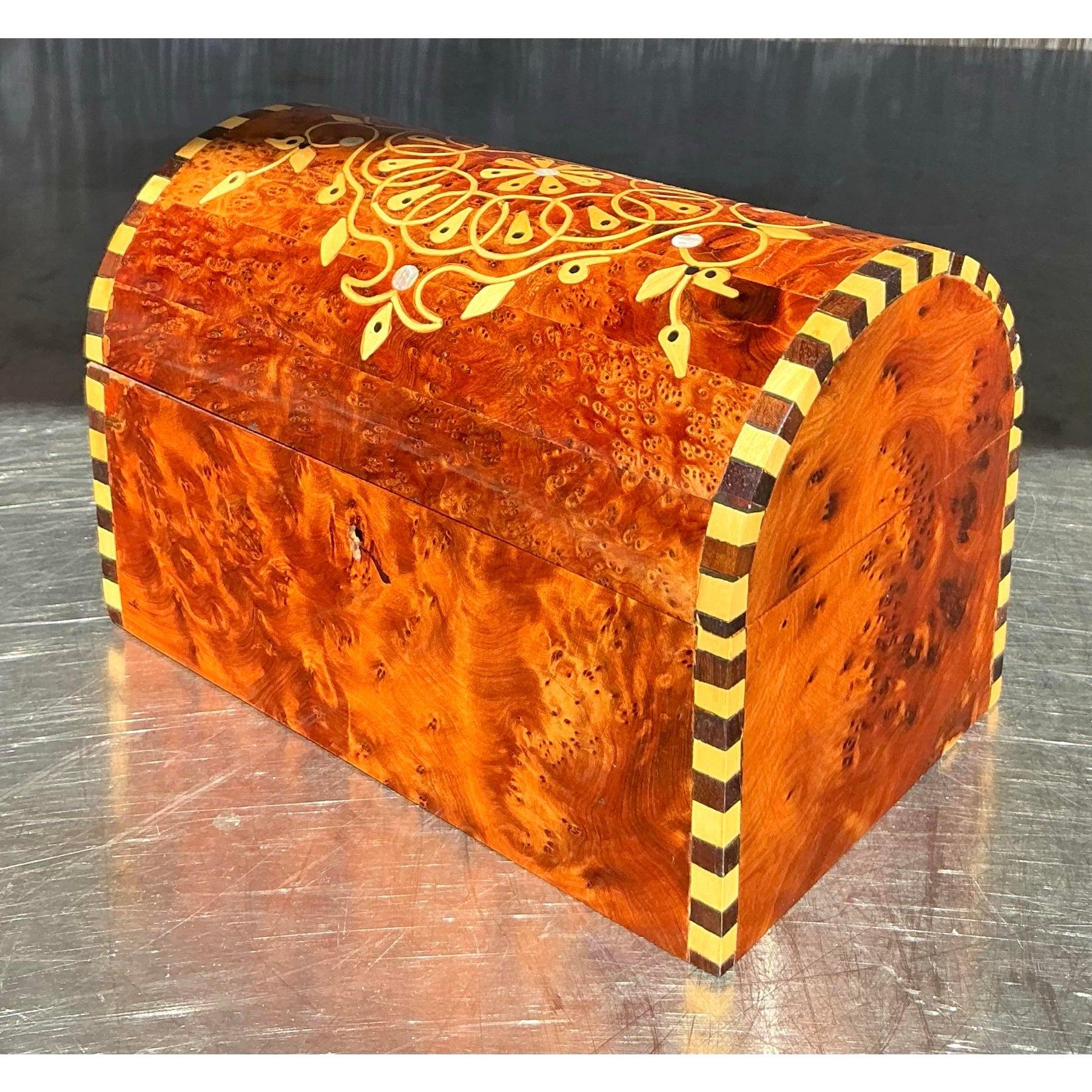 Caja Cofre del Tesoro Vintage Boho Burl Wood en Bueno estado para la venta en west palm beach, FL