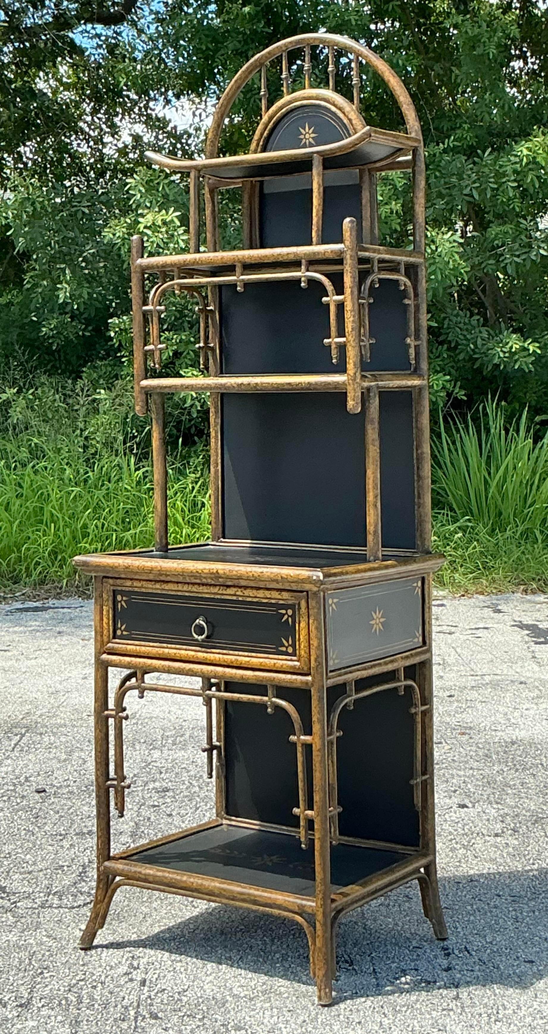 Americano Etagere in bambù bruciato Vintage By in vendita