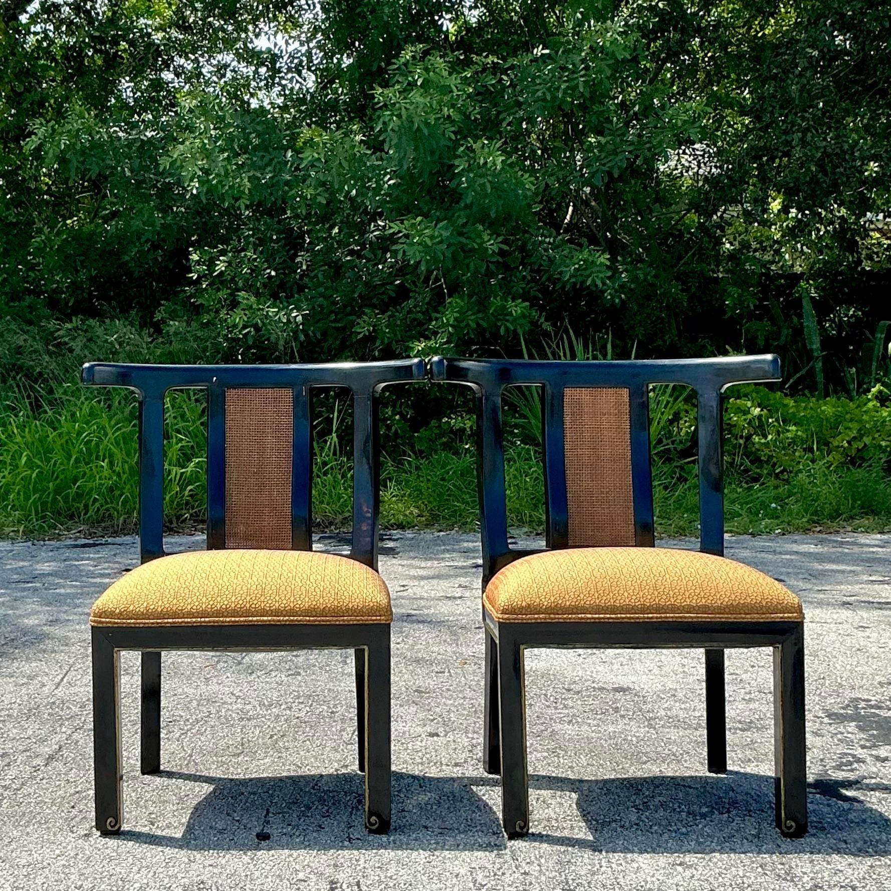 Canne Paire de chaises longues Boho à panneaux en rotin en vente