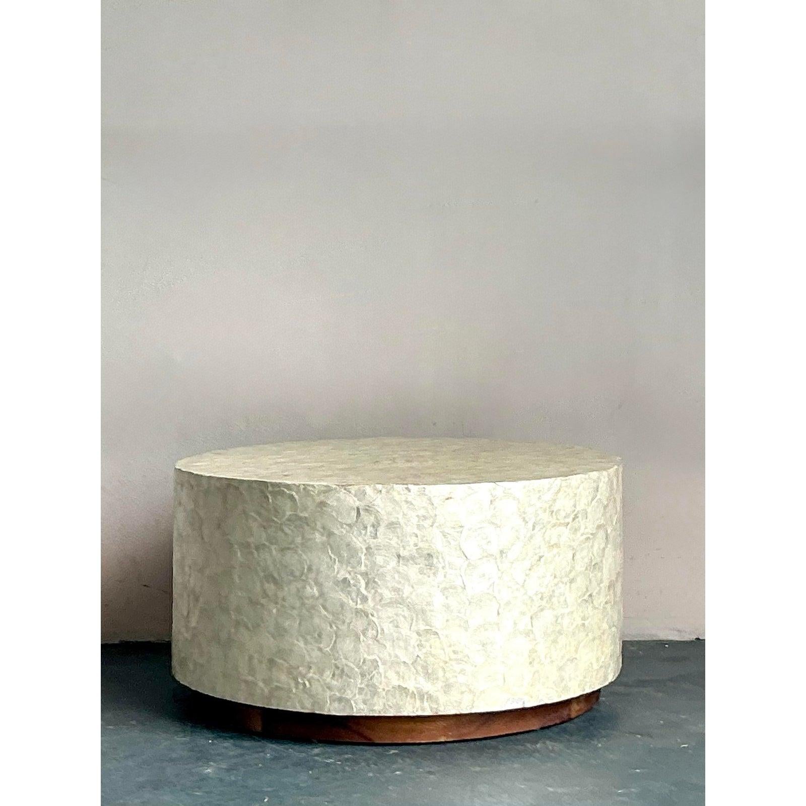 20ième siècle Table basse vintage Boho Capiz Shell en vente