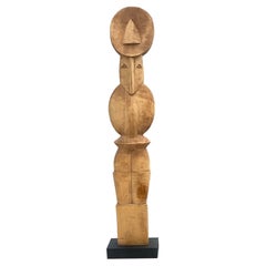 Abstrakte Boho-Totem-Skulptur, geschnitzt