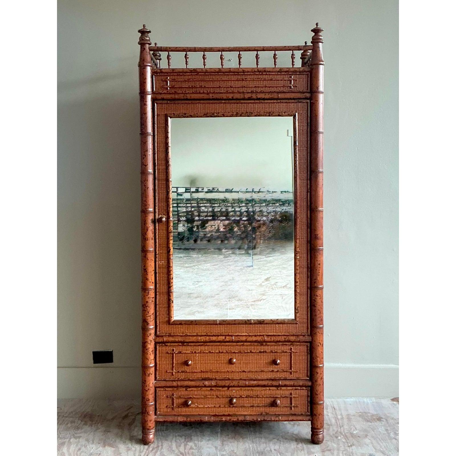 Cineserie Armoire in bambù intagliato Vintage By in vendita
