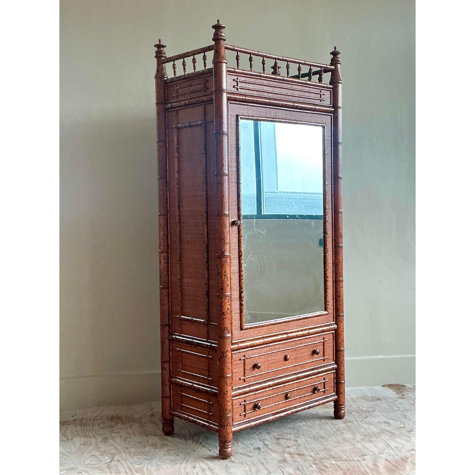 Armoire in bambù intagliato Vintage By In condizioni buone in vendita a West Palm Beach, FL