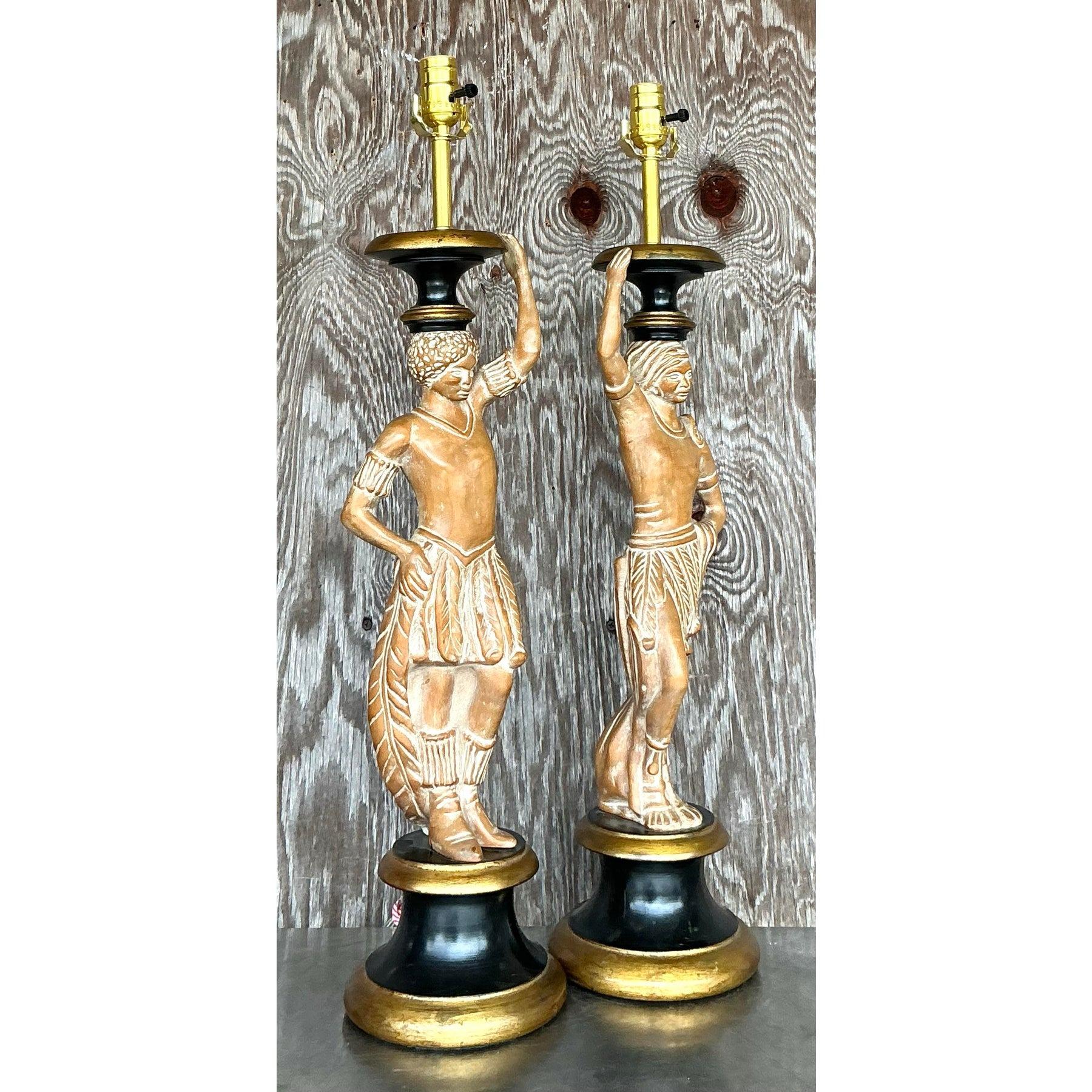 Lampade figurative intagliate Boho d'epoca - una coppia In condizioni buone in vendita a west palm beach, FL
