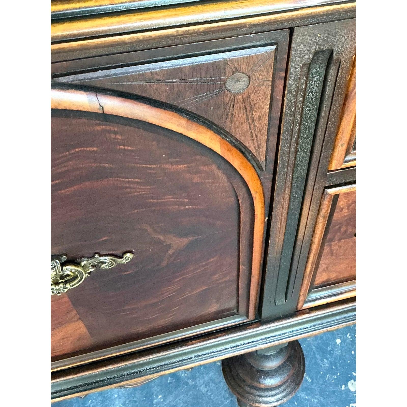 Vintage Boho geschnitzt Jacobean Kredenz im Angebot 1