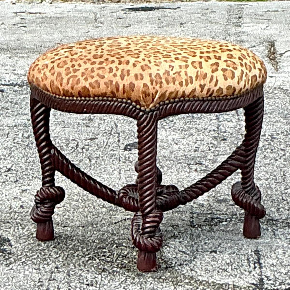 Vintage Boho geschnitzt Knoten niedrigen Hocker im Zustand „Gut“ im Angebot in west palm beach, FL