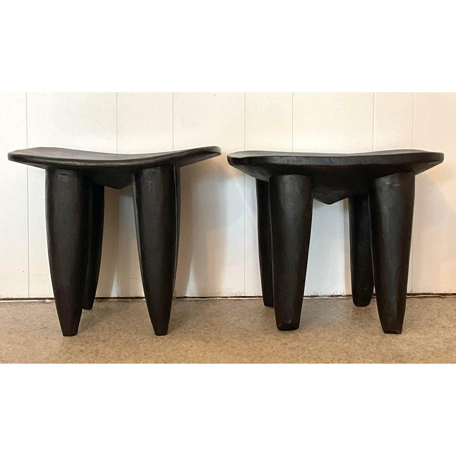 Vintage Boho geschnitzt Senufo Hocker - Satz von 2 im Zustand „Gut“ im Angebot in West Palm Beach, FL