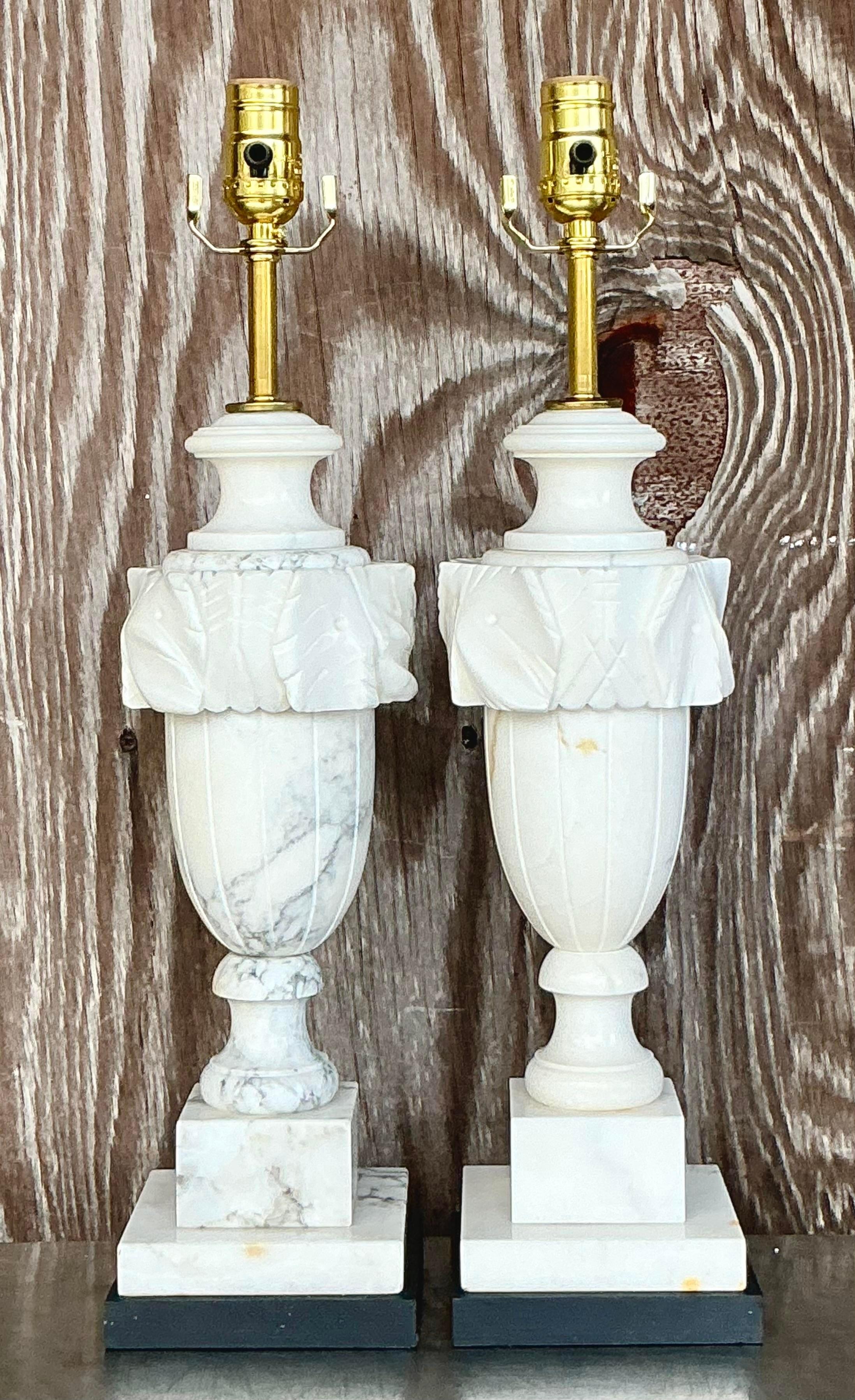 Americano Lampade a foglia in pietra intagliata Boho vintage - una coppia in vendita