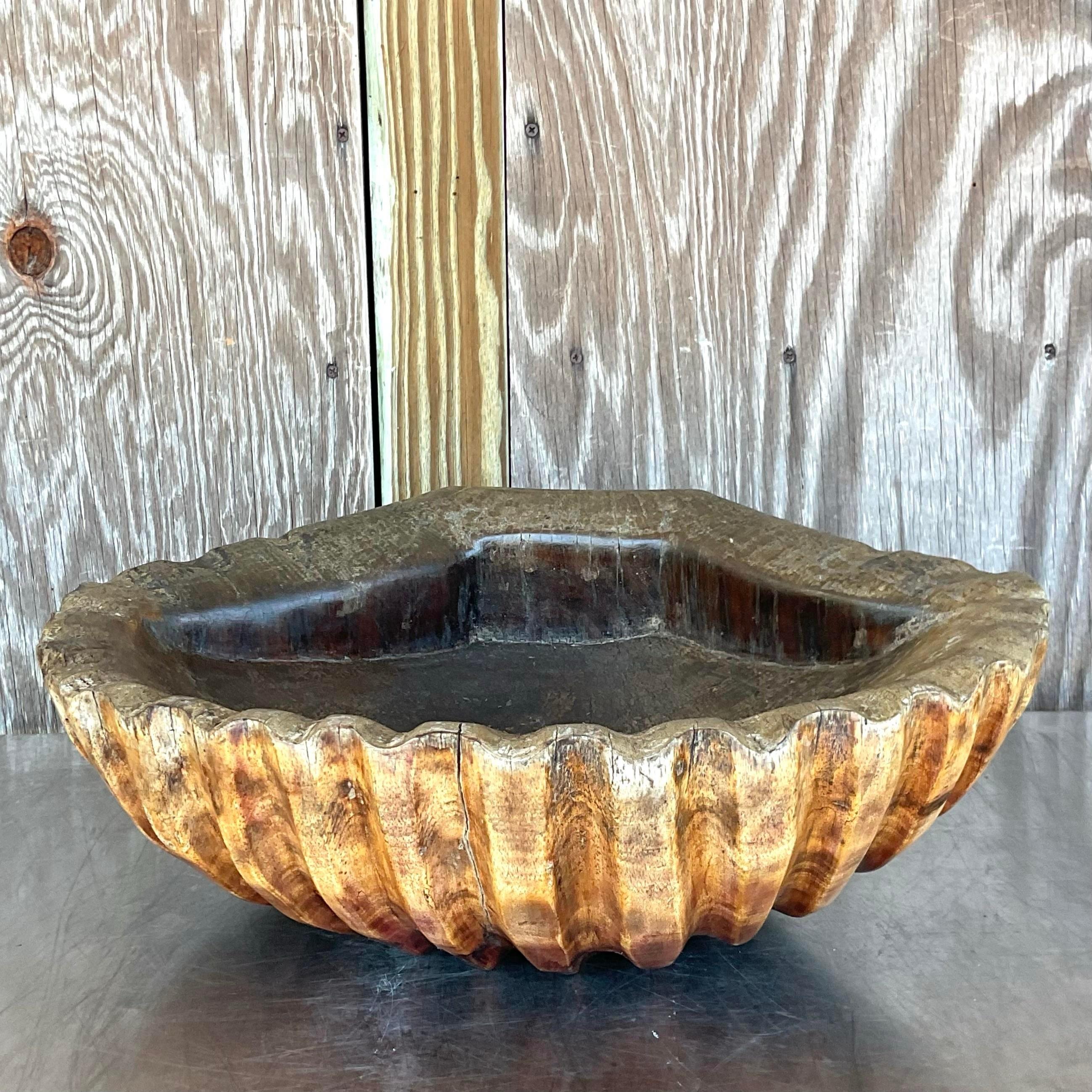 Legno Conchiglia di legno intagliata in stile Boho Vintage in vendita