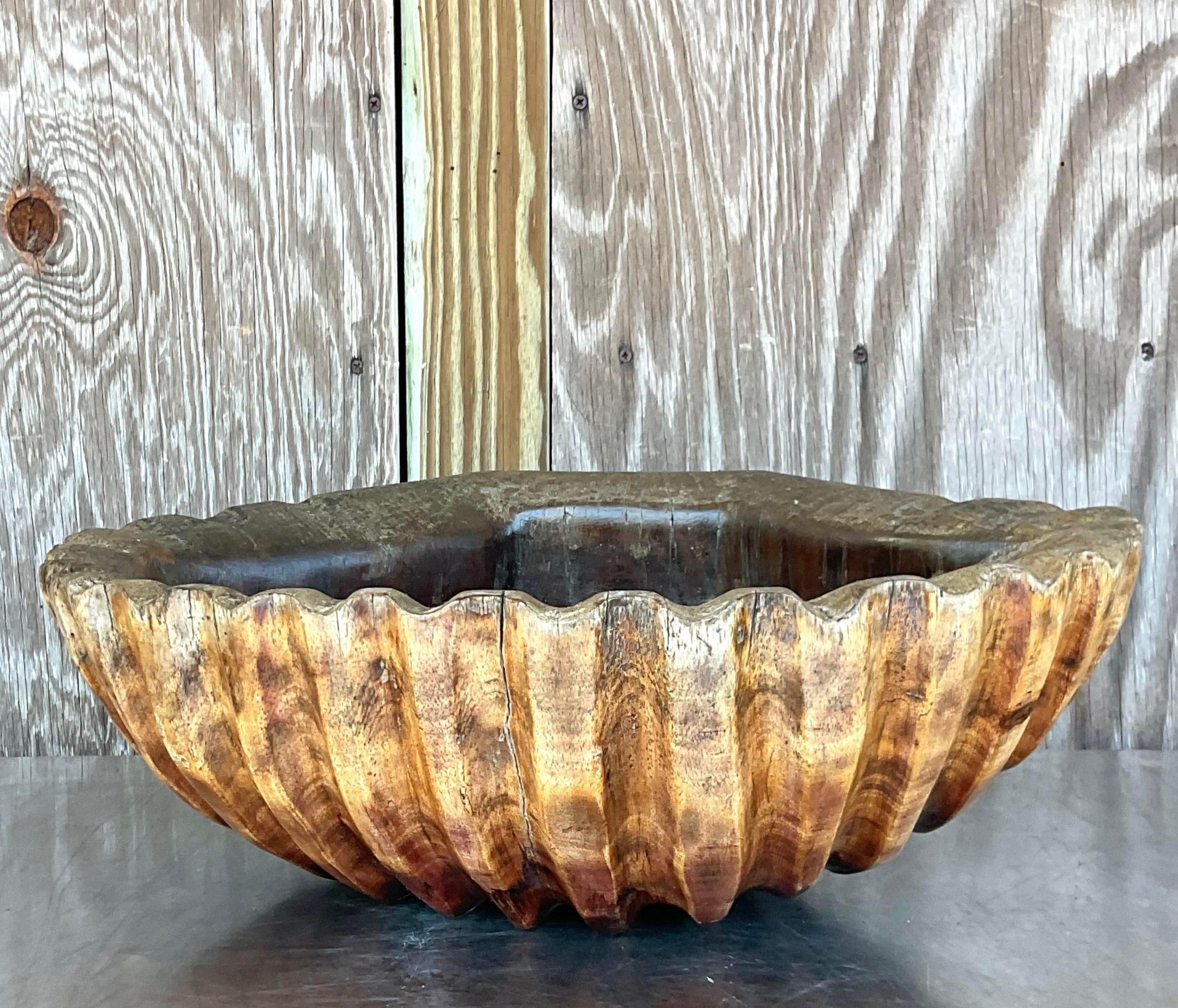 Conchiglia di legno intagliata in stile Boho Vintage in vendita 2