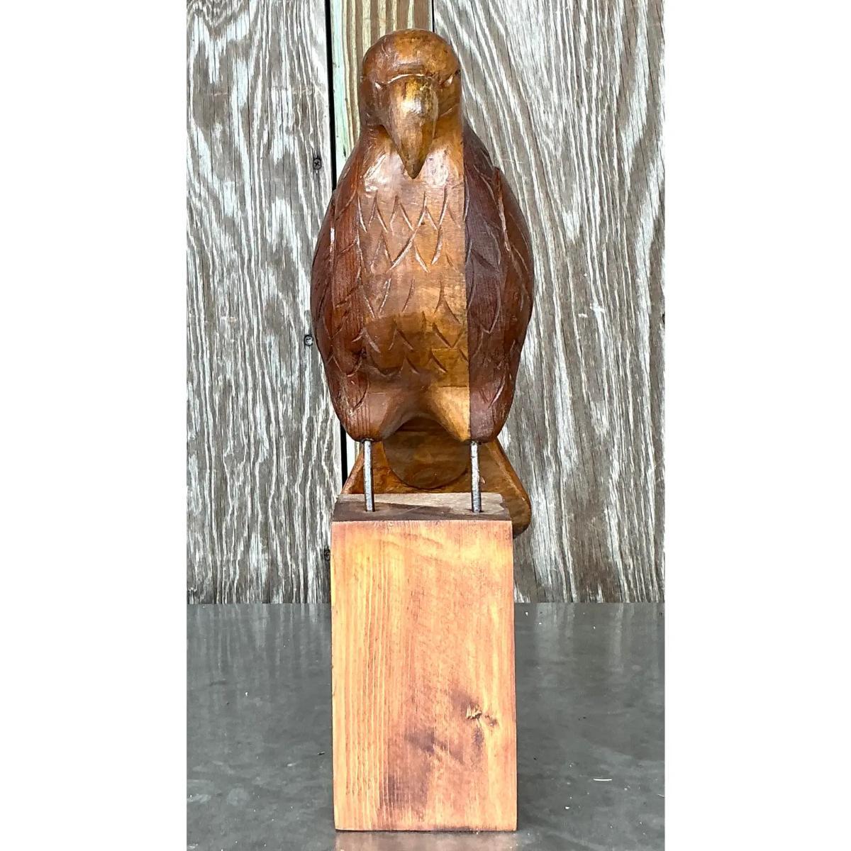 Scultura d'aquila in legno intagliato in stile Boho Vintage In condizioni buone in vendita a west palm beach, FL