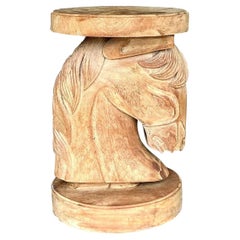 Taburete Bajo Vintage Boho de Madera Tallada con Cabeza de Caballo