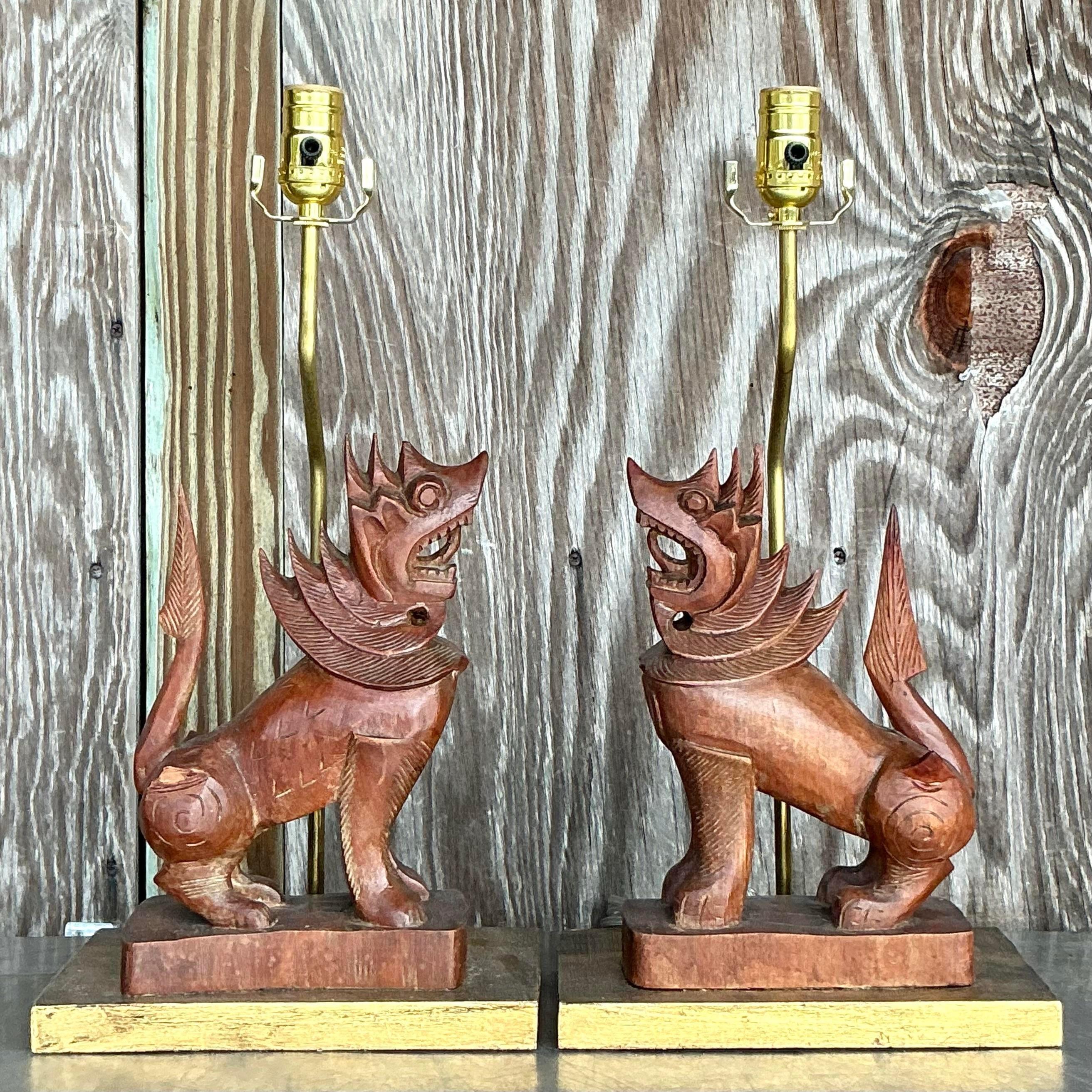 XX secolo Lampade leonine in legno intagliato Boho vintage - una coppia in vendita