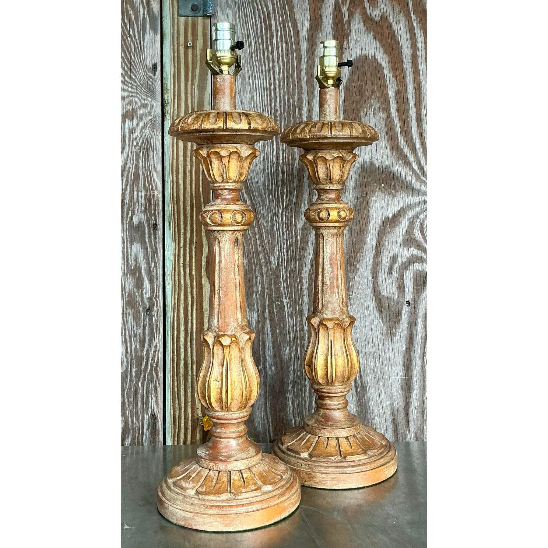 Americano Lampade a forma di grillo in legno intagliato vintage Boho - una coppia in vendita