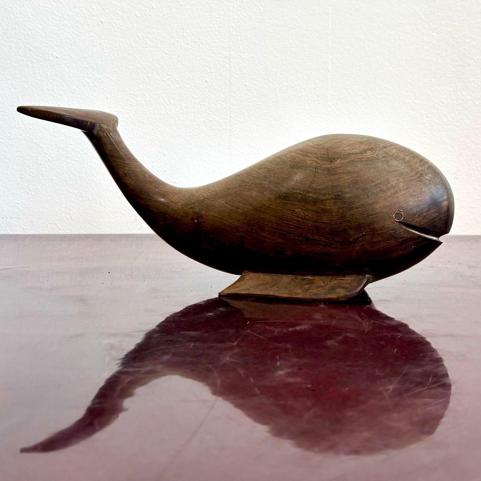 Mid-Century moderno Balena in legno intagliato vintage Boho in vendita